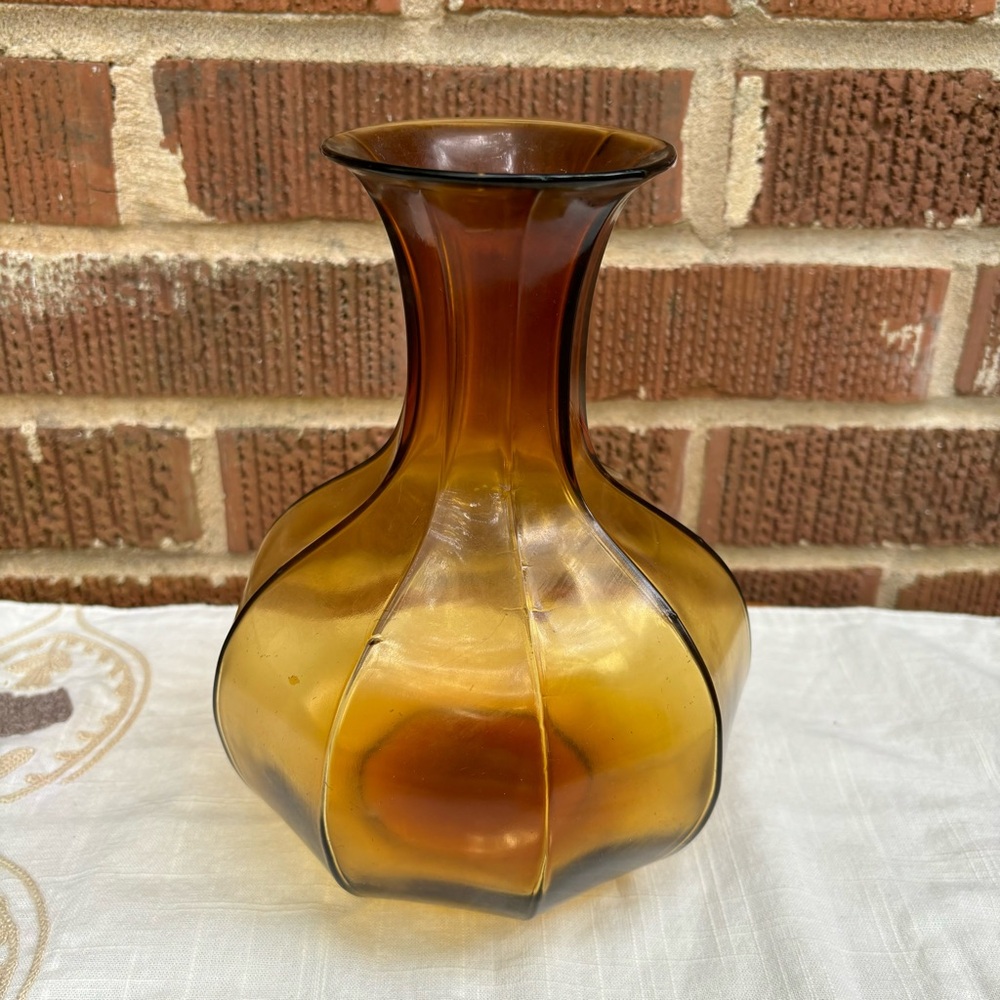 Vintage Tiara 9 Sided MCM Amber Indiana Art Glass Vase 8"